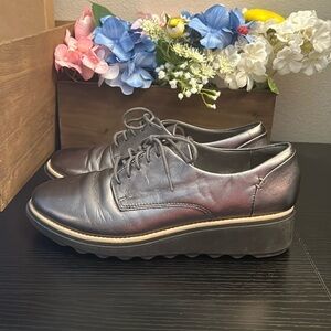 Collection by Clarks soft cushion silver sneakers size 7.5
